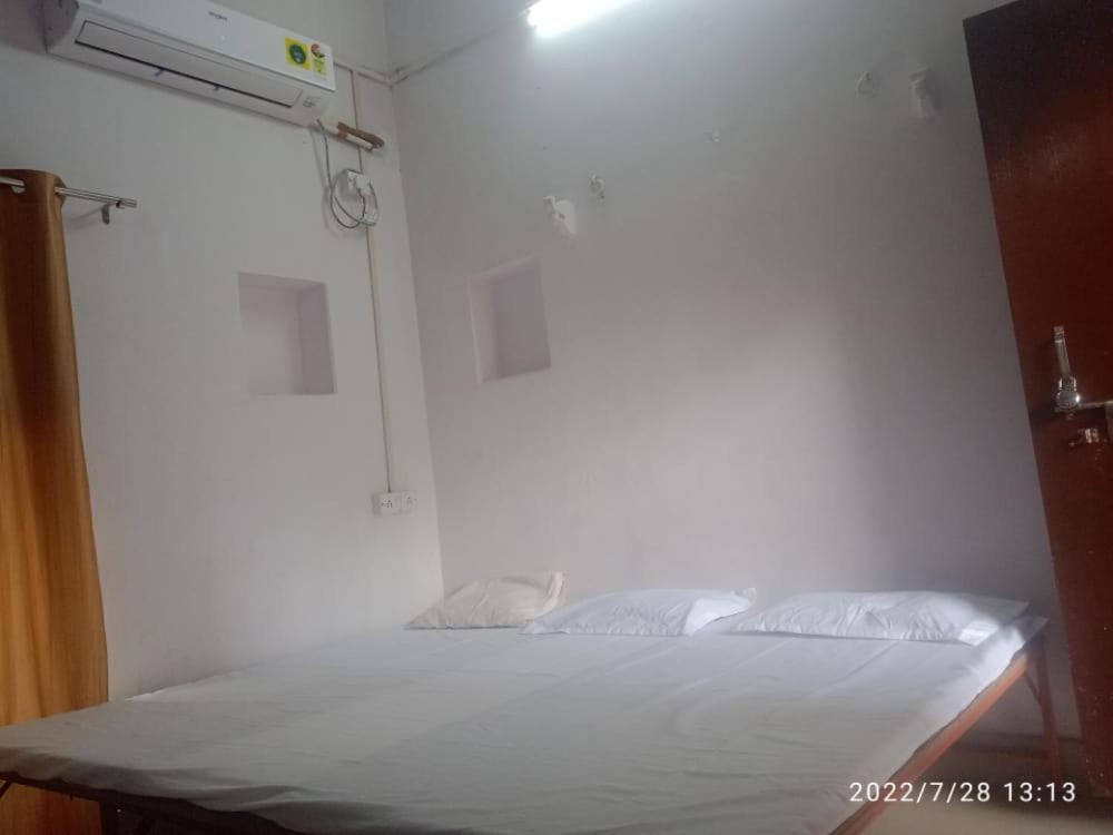 Hotel Shri Swami Sheetal Das Akhada B1-88 Assi , Near Pushkar Talab,Varanasi, Ashram Dharmshala Exterior foto